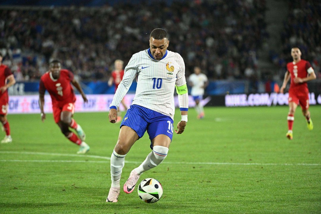 El jugador francés Kylian Mbappe en una imagen de archivo con su selección. EFE/EPA/Caroline Blumberg