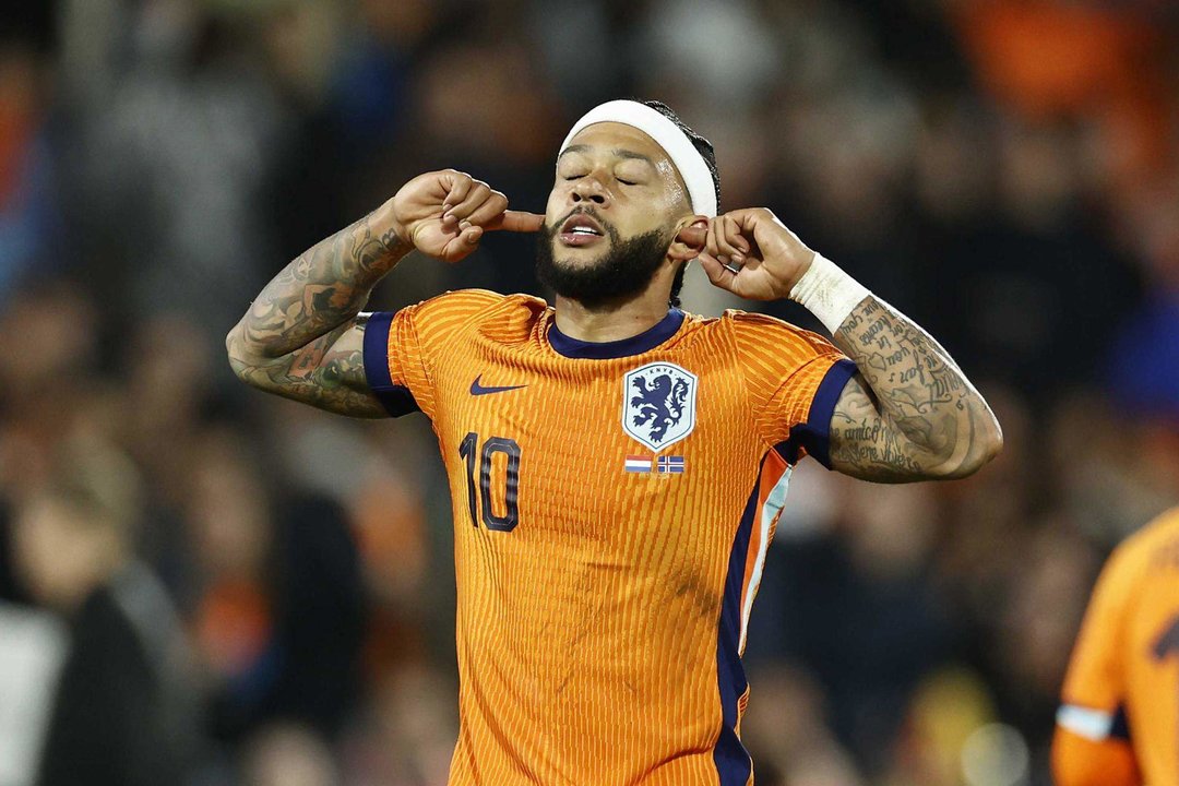 El holandés Memphis Depay celebra un gol en una imagen de archivo. EFE/EPA/MAURICE VAN STEEN