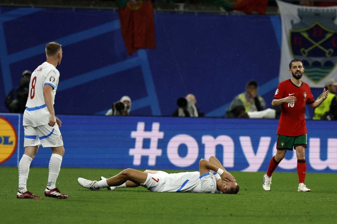 Antonin Barak, centrocampista de la República Checa, en el partido ante Portugal en Leipzig, Alemania. EFE/EPA/ROBERT GHEMENT